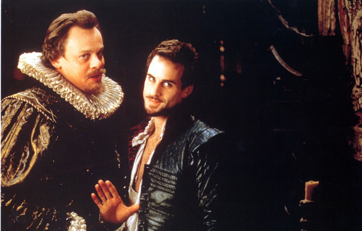 shakespeare-in-love-usbr-1998-martin-clunes-and-joseph-fiennes-date-1998-photo-by-mary-evansmiramaxuniversalbedford-fallsronald-granteverett-collection